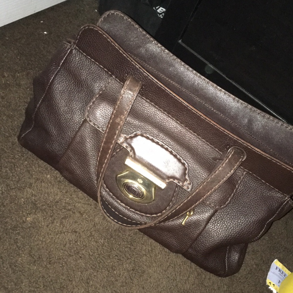 I am selling a Tod’s Leather bag